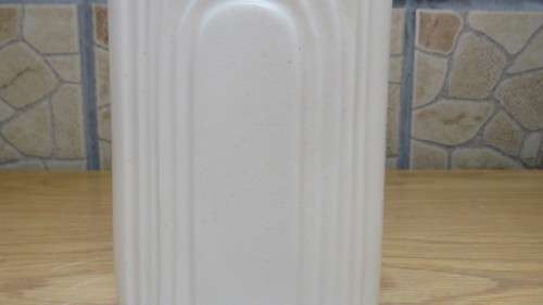 Lovely Vintage Cream Ceramic Linear Vase H: 20,5 cm