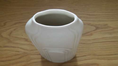 Lovely Vintage Cream Ceramic Linear Vase H: 20,5 cm