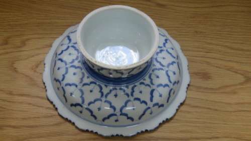 Lovely Vintage Thai Ceramic Dish/Tray With Thai Design H: 8 cm