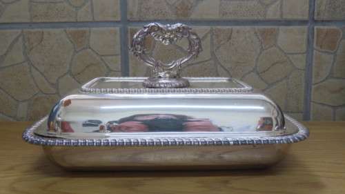 Beautiful Vintage Silver Plate Rectangular Lidded Entree Dish With Ornate Finial 21 x 28 cm