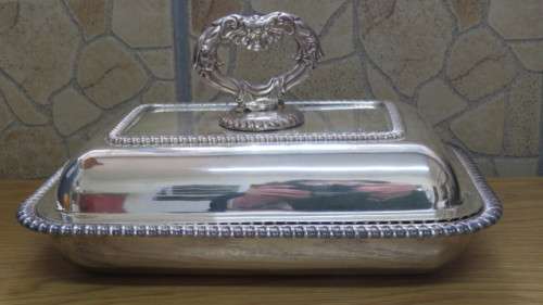 Beautiful Vintage Silver Plate Rectangular Lidded Entree Dish With Ornate Finial 21 x 28 cm