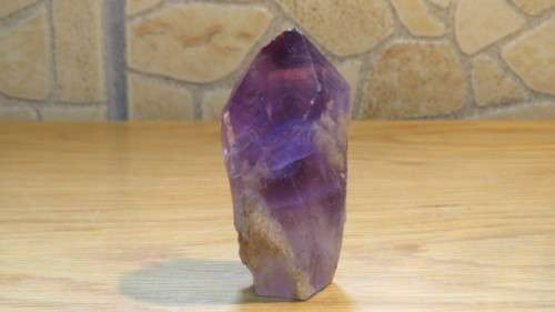 Stunning Amethyst Generator Point With a Whisper of Smoky Quartz Crystal 7,5 x 4 x 3cm