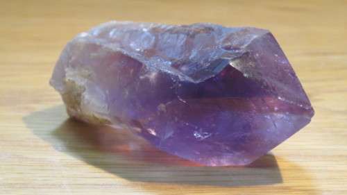 Stunning Amethyst Generator Point With a Whisper of Smoky Quartz Crystal 7,5 x 4 x 3cm