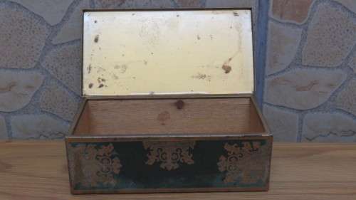 Gorgeous Vintage Grammes Inc. Green/ Gold Etched Metal Lined Wooden Trinket Box 16,3 x 8,7 x 5,5 cm