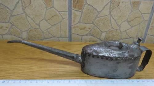 Superb Vintage Metal 1/2 Pint Kayes of Leeds `Pie Crust` Long Nosed Oil Can Cir. 1920s L: 28,5 cm
