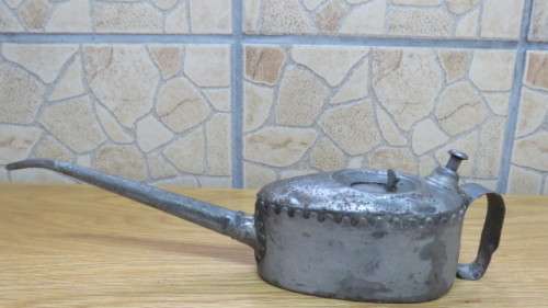Superb Vintage Metal 1/2 Pint Kayes of Leeds `Pie Crust` Long Nosed Oil Can Cir. 1920s L: 28,5 cm