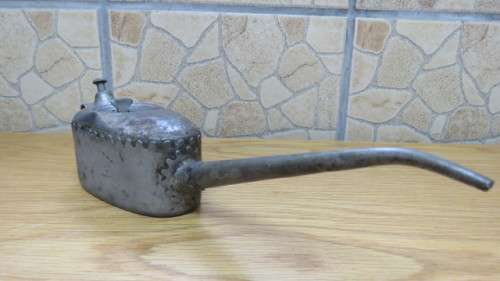 Superb Vintage Metal 1/2 Pint Kayes of Leeds `Pie Crust` Long Nosed Oil Can Cir. 1920s L: 28,5 cm