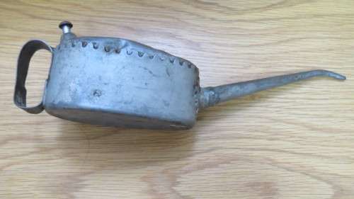 Superb Vintage Metal 1/2 Pint Kayes of Leeds `Pie Crust` Long Nosed Oil Can Cir. 1920s L: 28,5 cm