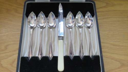 Vintage Echo George Hives and Son Sheffield Set of Six Grapefruit Spoons and Knife in Box