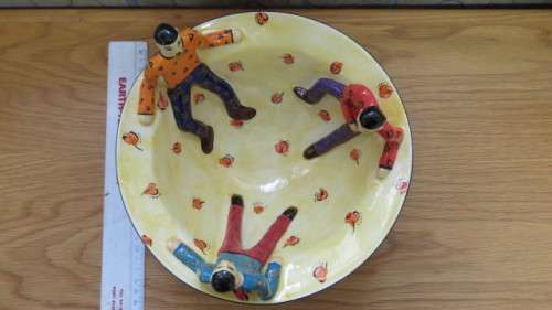 Unique Vintage 2007 South African Hand Thrown Ceramic Bowl With Three Standing Figures D: 22,5 cm