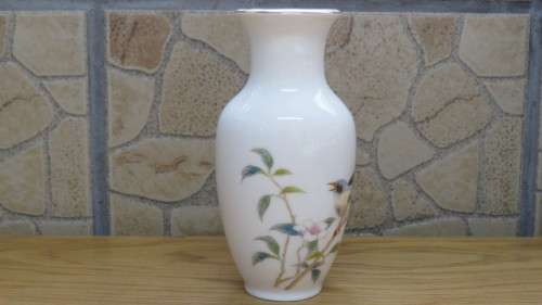 Beautiful Vintage Kakesu Collection Meadowlark Bird Floral Japanese Porcelain Vase H: 15,5 cm
