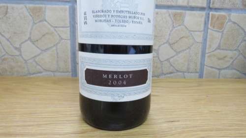 Sealed 750ml Bottle of Legado Munoz 2004 Merlot Product of Spain