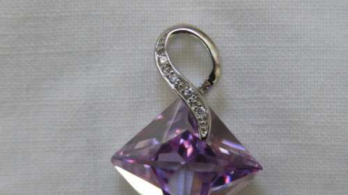 Vintage Sterling Silver and Amethyst Coloured Stone Pendant With Clear Stones 2,8 x 2 cm 5.5 g