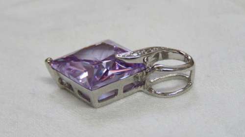 Vintage Sterling Silver and Amethyst Coloured Stone Pendant With Clear Stones 2,8 x 2 cm 5.5 g