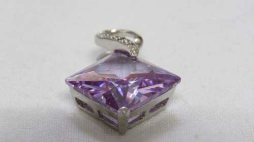 Vintage Sterling Silver and Amethyst Coloured Stone Pendant With Clear Stones 2,8 x 2 cm 5.5 g
