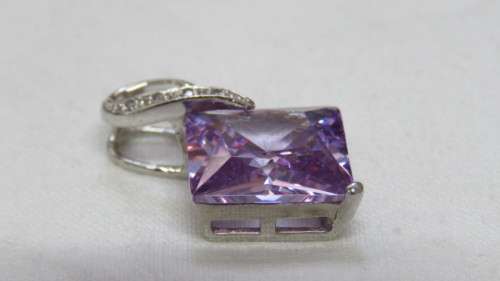 Vintage Sterling Silver and Amethyst Coloured Stone Pendant With Clear Stones 2,8 x 2 cm 5.5 g