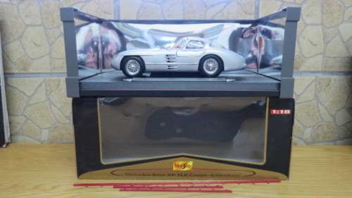 Vintage Boxed Maisto `Premiere Edition` #36898 Mercedes-Benz 300 SLR Coupe `Unlenhaut` Scale 1:18