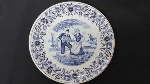 Pretty, Vintage Boch Belgium Blue and White Delft Plate D: 21,5 cm