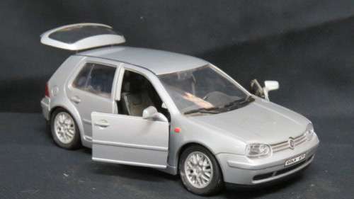 Awesome Vintage Welly #9378 Volkswagen Golf IV Scale 1:24 L: 17 cm