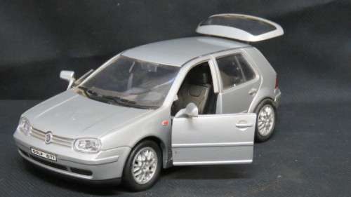 Awesome Vintage Welly #9378 Volkswagen Golf IV Scale 1:24 L: 17 cm