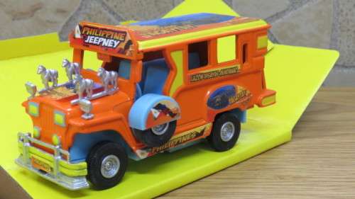 Awesome Vintage Boxed #9324 Die-Cast Philippine Jeepney With Pull-Back Action L: 12,5 cm