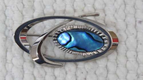 Beautiful Vintage Handmade New Zealand Ariki Genuine Paua Shell Brooch in Box 40 x 20 mm
