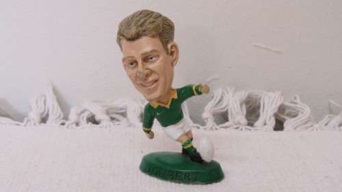 Six Vintage 1997 Shell Headliners Collection/SARFU Cricket/Rugby Figurines Details in Description