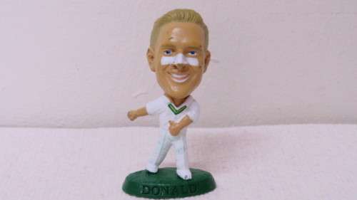 Six Vintage 1997 Shell Headliners Collection/SARFU Cricket/Rugby Figurines Details in Description