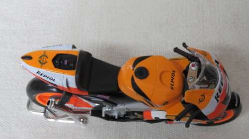 Vintage Boxed Maisto Repsol Honda Team 2009 Honda RC 212V Motorbike Dani Pedrosa Scale 1:10