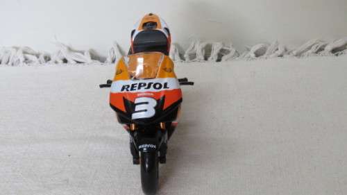 Vintage Boxed Maisto Repsol Honda Team 2009 Honda RC 212V Motorbike Dani Pedrosa Scale 1:10