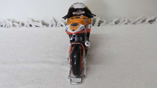 Vintage Boxed Maisto Repsol Honda Team 2009 Honda RC 212V Motorbike Dani Pedrosa Scale 1:10
