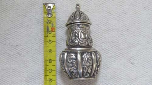 Sterling Silver Hallmarked Henry Matthews Birminghan Edw. VII 1901-2 Caster Sugar Shaker 27.5 g