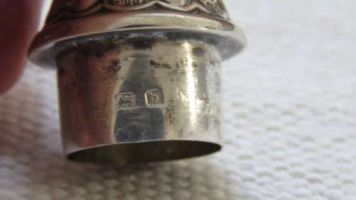 Sterling Silver Hallmarked Henry Matthews Birminghan Edw. VII 1901-2 Caster Sugar Shaker 27.5 g