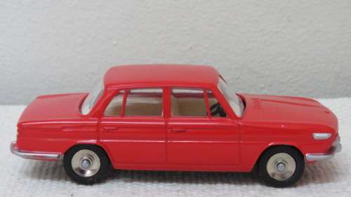 Fantastic Boxed DeAgostini Mattel Dinky Toys BMW 1500 #534 Scale 1:43 L:10,5 cm