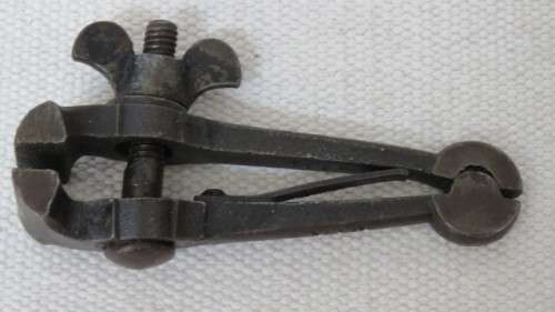 Fantastic Vintage `Vix` Small Hand Clamp Vise L: 11 cm
