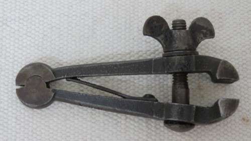 Fantastic Vintage `Vix` Small Hand Clamp Vise L: 11 cm