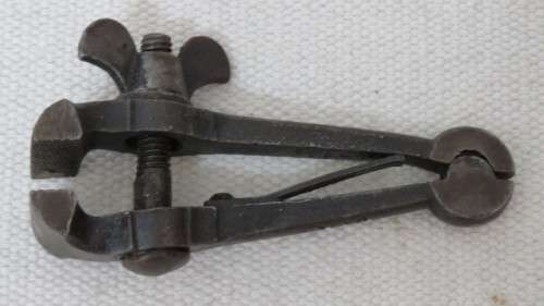 Fantastic Vintage `Vix` Small Hand Clamp Vise L: 11 cm