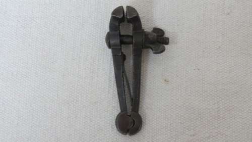 Fantastic Vintage `Vix` Small Hand Clamp Vise L: 11 cm