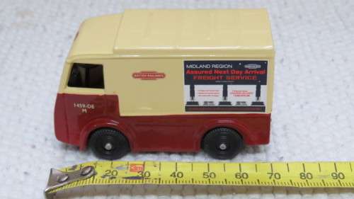 Vintage Boxed Limited Edition Lledo Electric Van DG205004 No. 1416 of Only 1 500 Scale 1:43 L: 7 cm