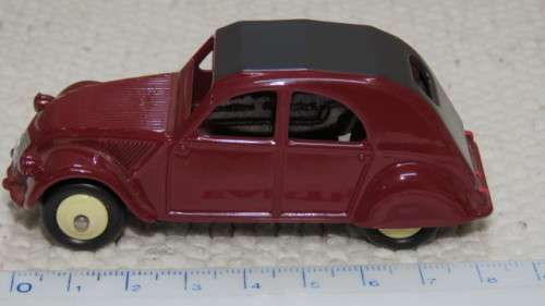 Stunning Vintage Boxed DeAgostini Mattel Dinky Toys 2 CV. Citroen #24 T Scale 1:43 L: 9 cm