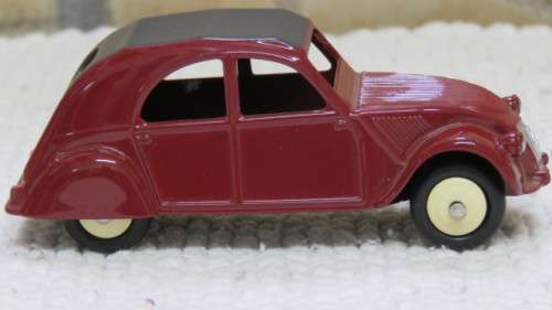 Stunning Vintage Boxed DeAgostini Mattel Dinky Toys 2 CV. Citroen #24 T Scale 1:43 L: 9 cm