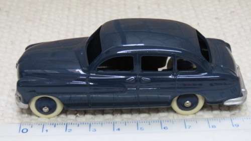 Lovely Boxed DeAgostini Mattel Dinky Toys Ford `Vedette 54` #24 X Scale 1:43 L: 10,5 cm
