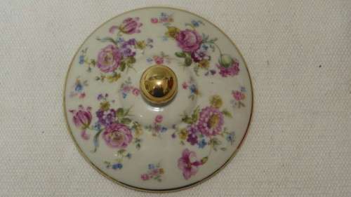 Small Vintage Hertel-Jacob Porzellan Bavaria Lidded Bowl With Floral Decoration 14 x 14,5 cm
