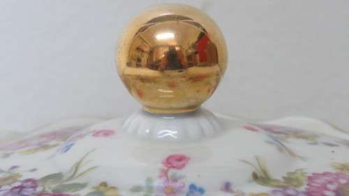 Small Vintage Hertel-Jacob Porzellan Bavaria Lidded Bowl With Floral Decoration 14 x 14,5 cm