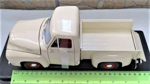 Boxed Yat Ming 1953 F-100 Pick Up Die Cast Metal Collection Deluxe Edition Scale 1:18 L: 26 cm
