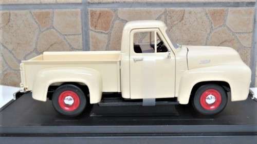 Boxed Yat Ming 1953 F-100 Pick Up Die Cast Metal Collection Deluxe Edition Scale 1:18 L: 26 cm