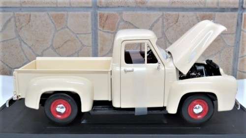 Boxed Yat Ming 1953 F-100 Pick Up Die Cast Metal Collection Deluxe Edition Scale 1:18 L: 26 cm