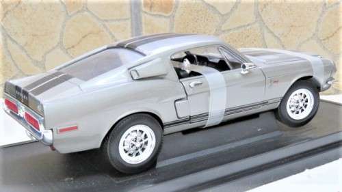 Boxed Yat Ming Shelby 1968 GT-500KR Die Cast Metal Collection Deluxe Edition Scale 1:18 L: 25,5 cm