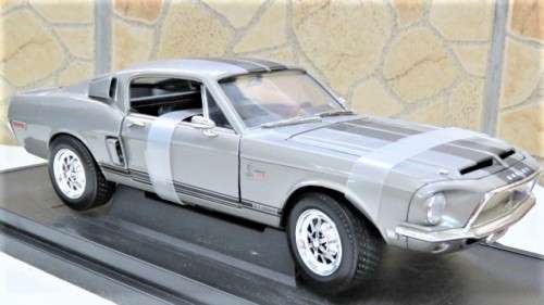 Boxed Yat Ming Shelby 1968 GT-500KR Die Cast Metal Collection Deluxe Edition Scale 1:18 L: 25,5 cm