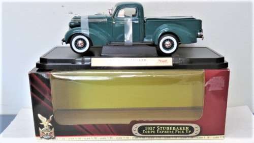 Boxed Yat Ming 1937 Studebaker Coupe Express Pick Up Die Cast Collection Delux Edition 1:18